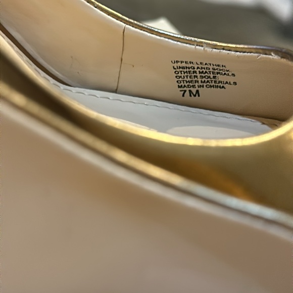Banana Republic "Ninah" Shine Bronze Pumps Size 7 - Picture 2 of 6